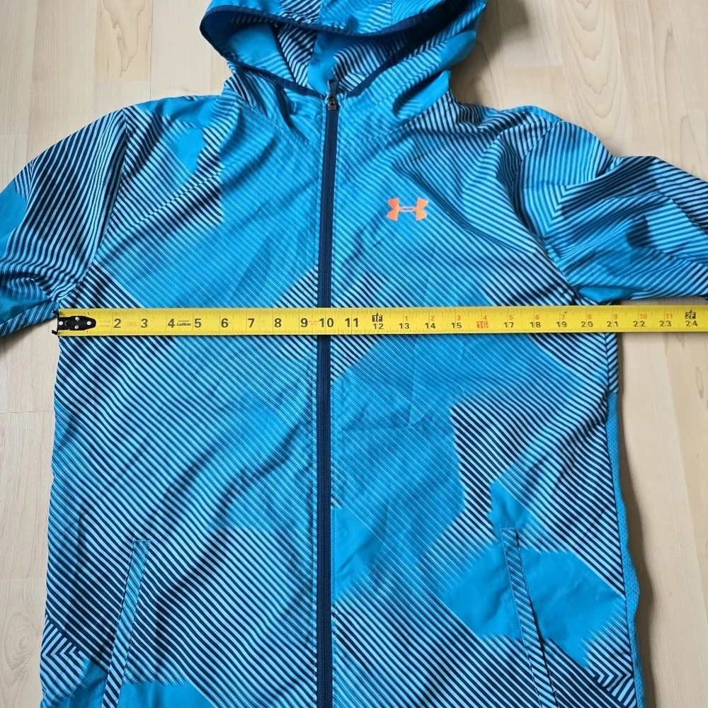 Under Armour Windbreaker Turns Into Drawstring Bag Size XL
